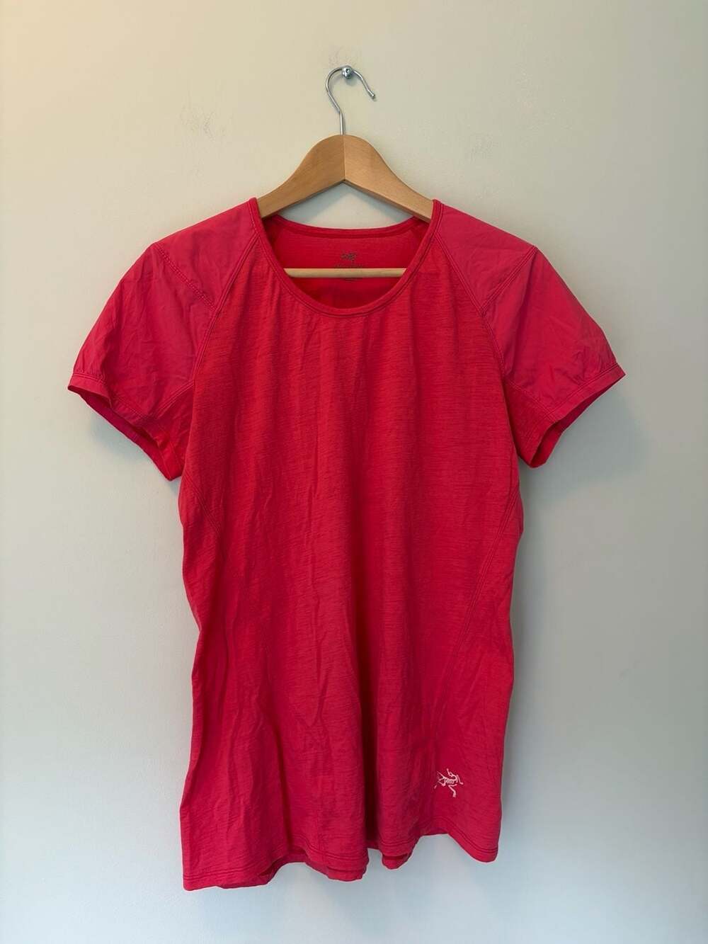 Arc'teryx Women's Short Sleeve Technical T-Shirt Pink Size L